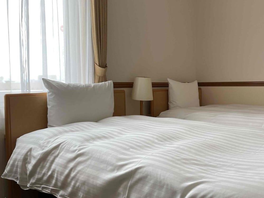 Toyoko Inn Hokkaido Asahikawa Ekimae Ichijo Dori Exteriör bild