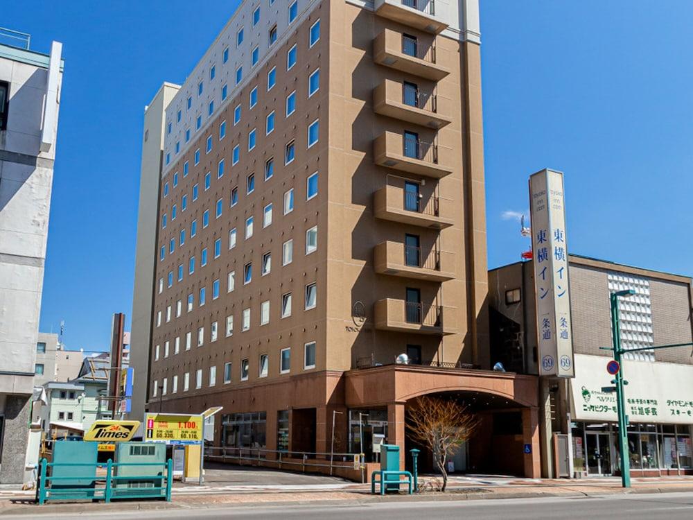 Toyoko Inn Hokkaido Asahikawa Ekimae Ichijo Dori Exteriör bild