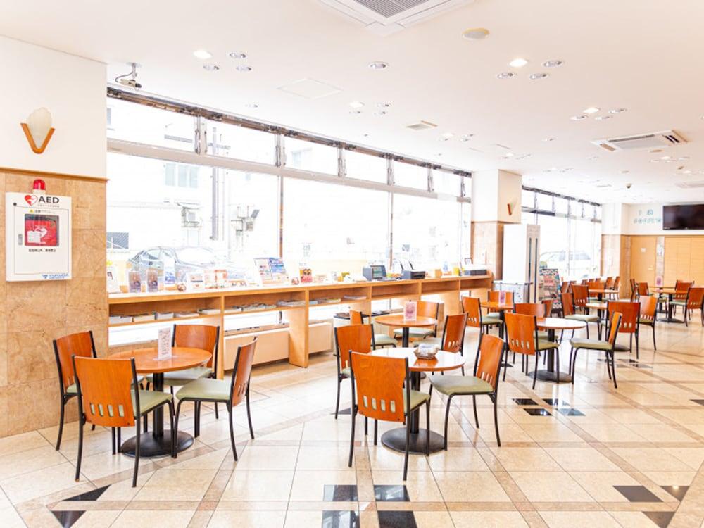 Toyoko Inn Hokkaido Asahikawa Ekimae Ichijo Dori Exteriör bild