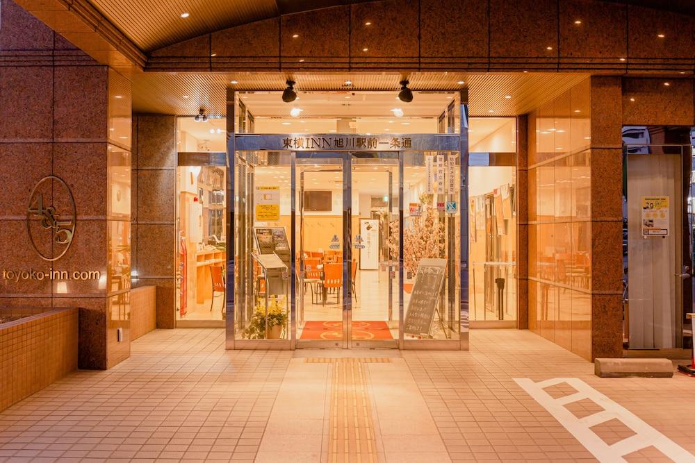 Toyoko Inn Hokkaido Asahikawa Ekimae Ichijo Dori Exteriör bild