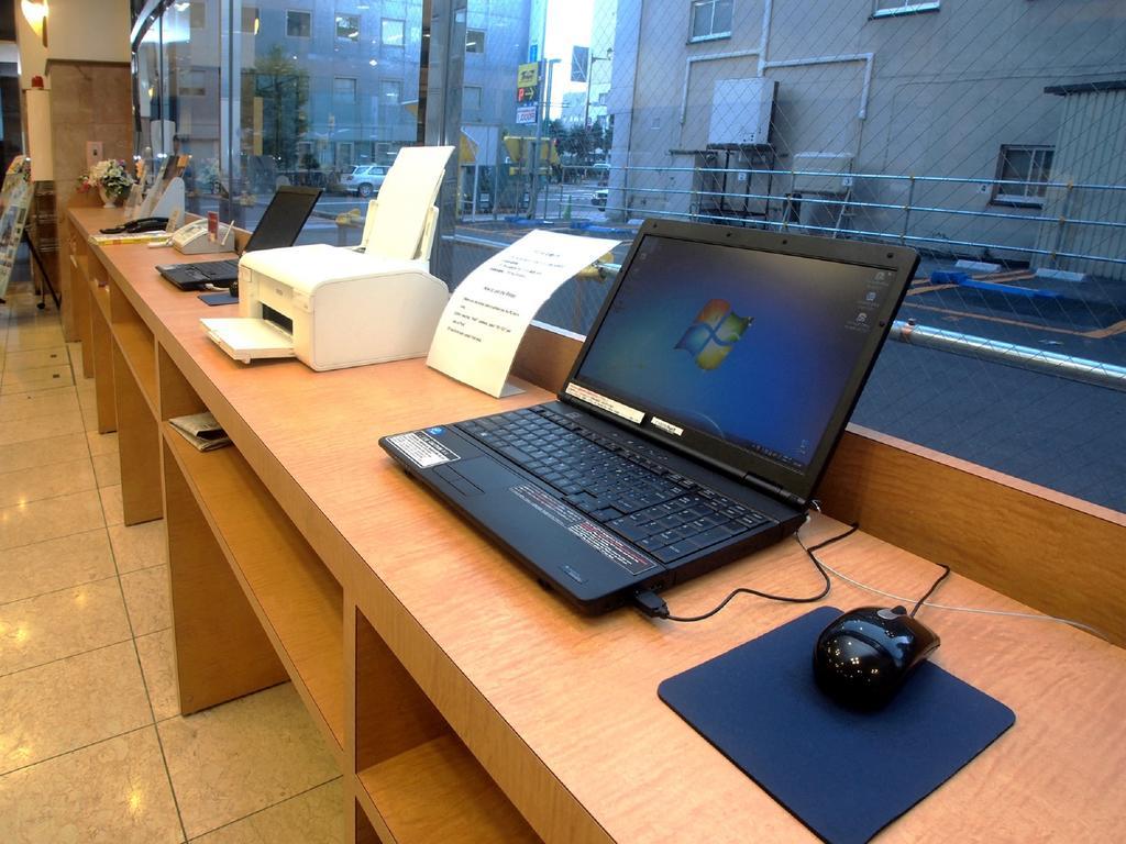 Toyoko Inn Hokkaido Asahikawa Ekimae Ichijo Dori Exteriör bild
